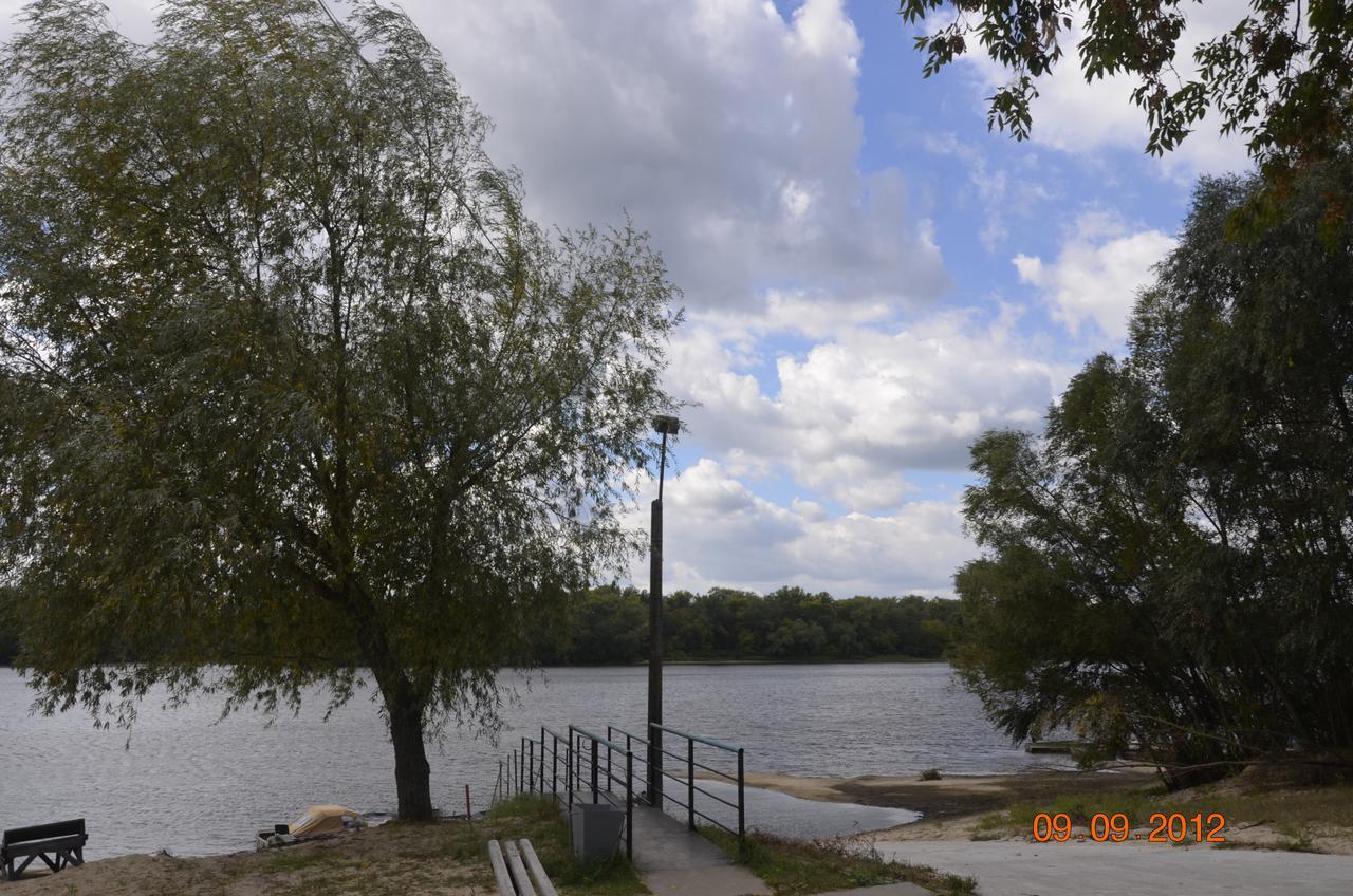 Дом У Днепра Prokhorovka Esterno foto